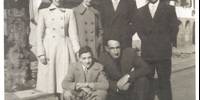 Anttonie avec ses cinq frères et soeurs (durant le mariage de Ramuntxo) -vers 1950- Anttonie, Pepita, Koxe, Ramuntxo, en bas Peio (le plus jeune) et Damien