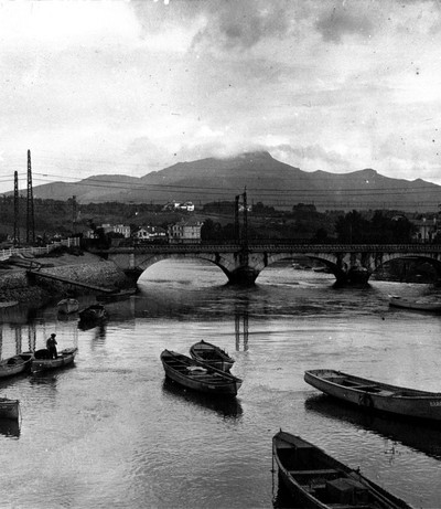 Port de St-Jean-de-Luz - 1930 (source : gallica.bnf.fr / BnF)