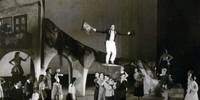 Amsterdam (Opera) 1955ean. Etorki dantza eta kantu batasuna - "Lekeitio". Dekoratuak: Sylvia Nicolas